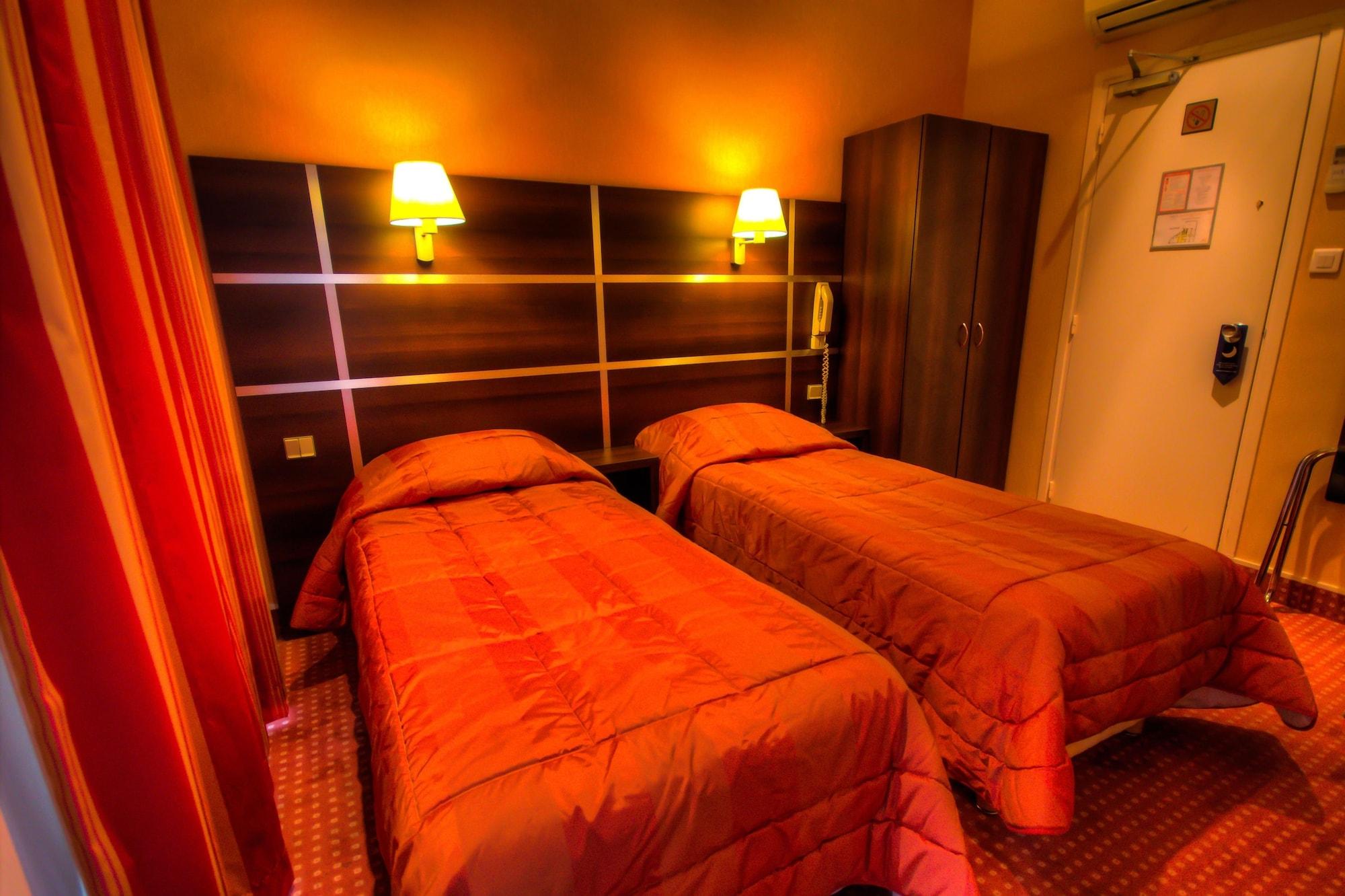 Hotel Des Trois Gares Paris Bagian luar foto