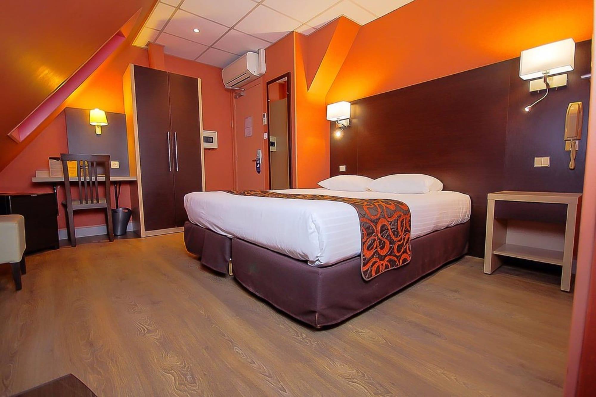 Hotel Des Trois Gares Paris Bagian luar foto