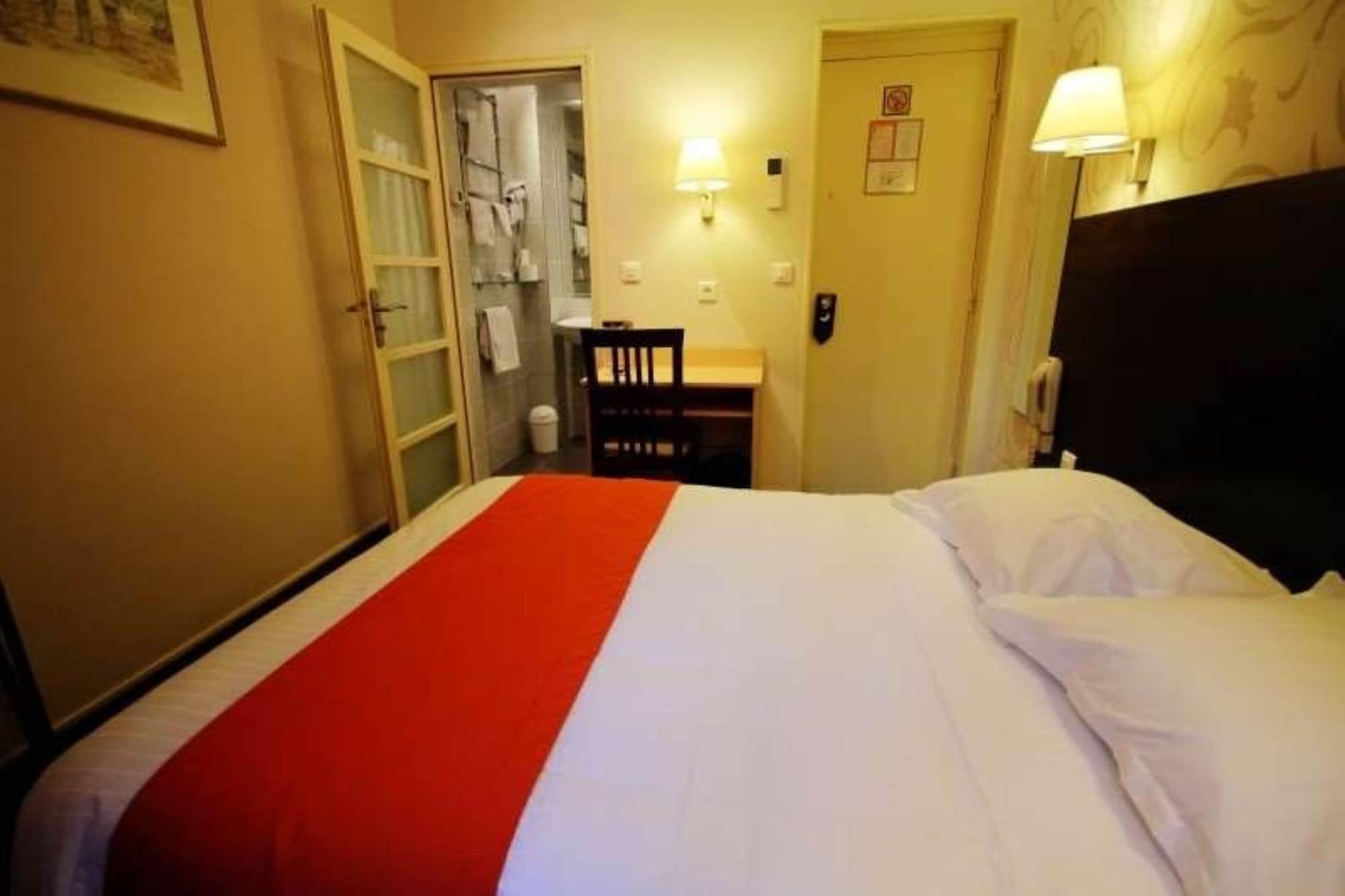 Hotel Des Trois Gares Paris Bagian luar foto